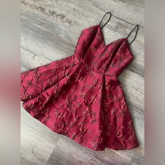 Alice + Olivia Red Floral Mini Dress - Picture 6 of 10